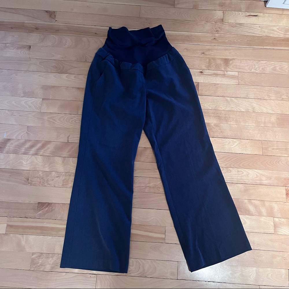 ✨HP✨ Grey MATERNITY dress pants. Flattering wide leg. Thyme - M.